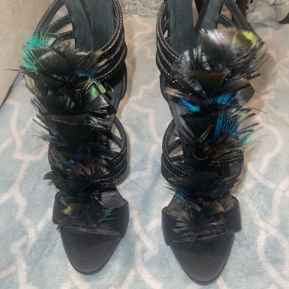 💋 Gorgeous peacock feathered Giuseppe Zanotti heels! - Picture 2 of 4